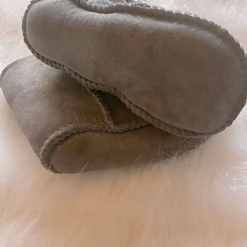 Emu little feet
